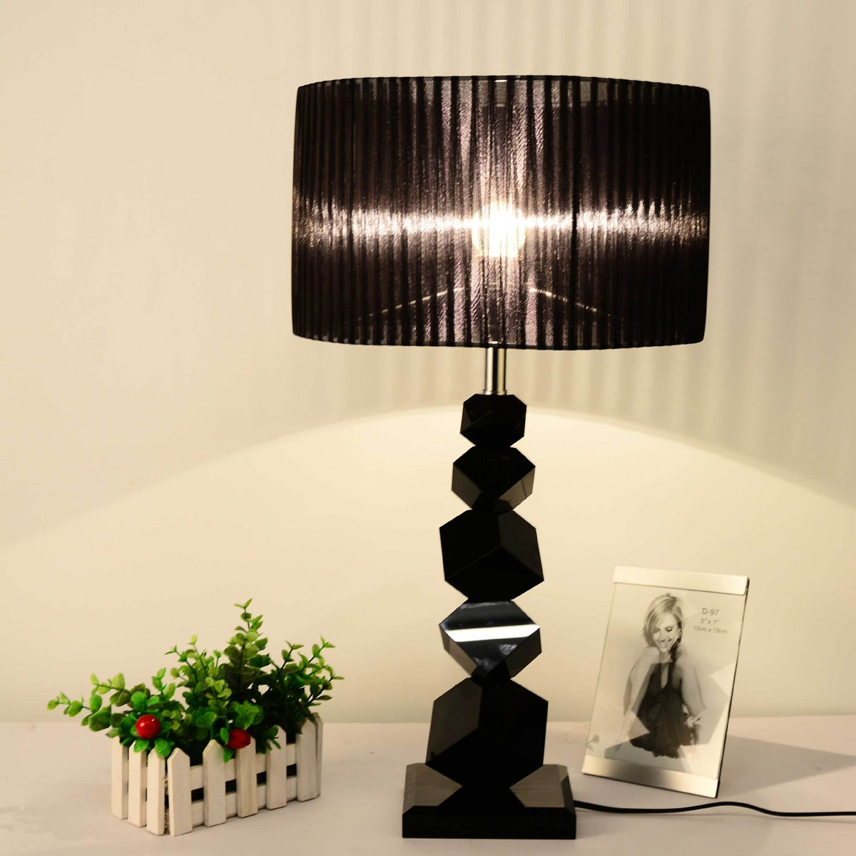 Geometric Table Lamp