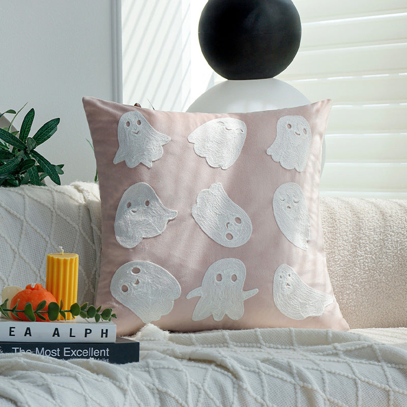 Square decorative cushion cover with Halloween pumpkin face tuft appliqué made of velvet Kalsten