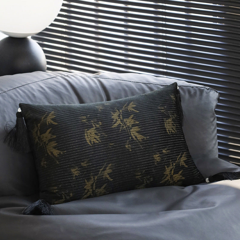 Square decorative cushion made of velvet with relief longitudinal stripes and fringe tassel Kalsten