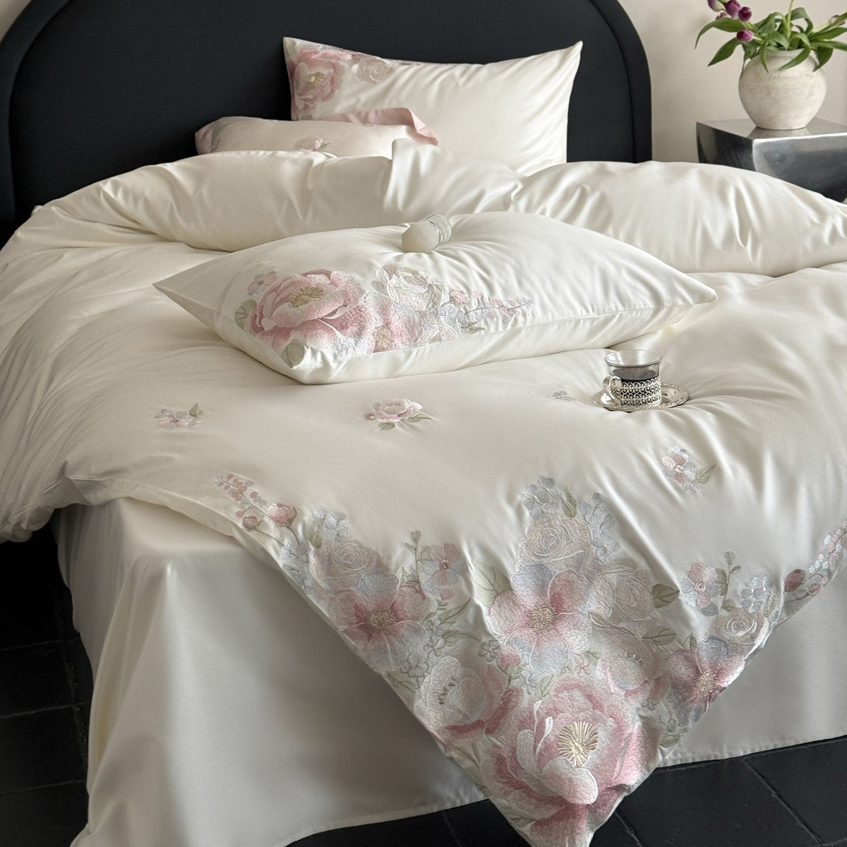 Embroidered satin bedding set with floral relief embroidery and silky finish Kalsten