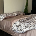 Satin bedding set with marble print, extra-fine satin and hotel closure