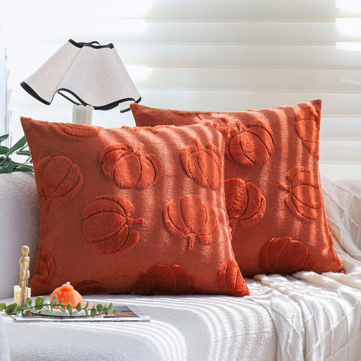 Square decorative pillow cover with 3D pumpkin tufting made of fluffy chenille and concealed zipper Kalsten