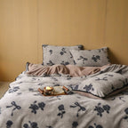 Plush bedding set with floral microfleece quilt cover