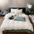 Reversible duvet cover set made of cotton percale with delicate wildflower design and pillowcases