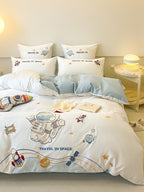 Children's bedding set made of soft cotton blend with embroidered astronaut and rocket motifs