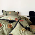 Satin bed linen set with large area watercolor flower print and fine edge piping